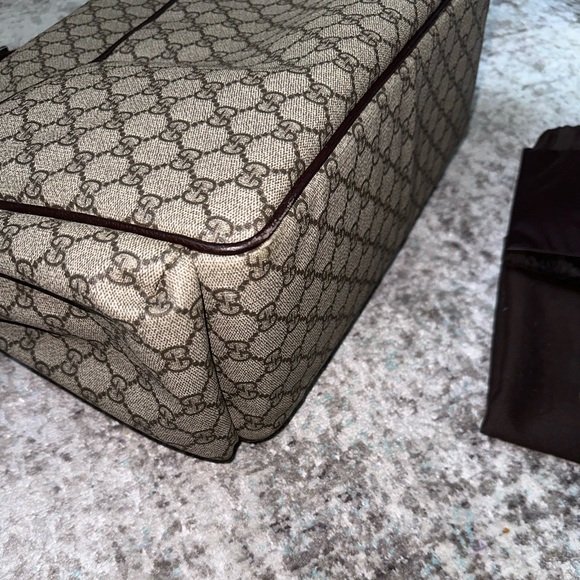 Gucci Brown GG Supreme Coated Canvas Diaper Bag (2019) - Picture 14 of 15